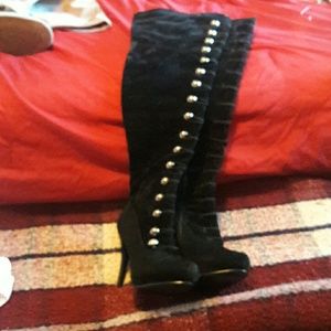 Button up boots w heel inside zipper
